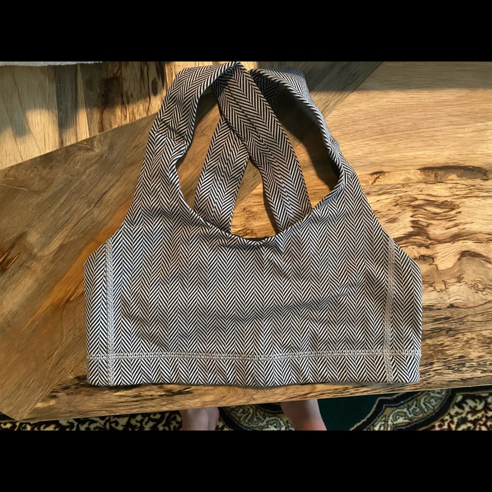 Lululemon sports bra